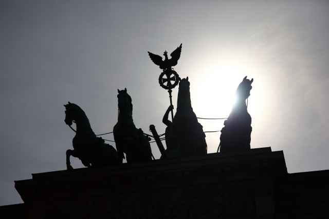 勝利の女神は人を選びます。ピンチにヒーローが助けに来るのは、マンガやテレビだけです。