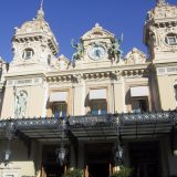 背伸びしすぎると痛い目に。